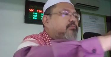 Rakaman kuliah maghrib, huraian hadis-hadis Imam Turmuzi oleh Syeikh dris al-Marbawi, oleh Ustaz Hishamuddin Abdul Aziz. Isi: 1. Hukum dan akibat bagi mereka yang dipaksa memerangi kaum muslimin2. Apa yang menyebabkan doa tidak dimakbulkan
